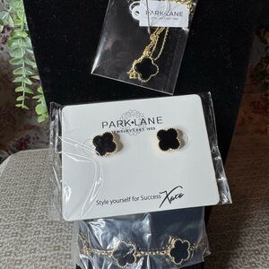 Park Lane Black and Gold Floral Jewelry Set
